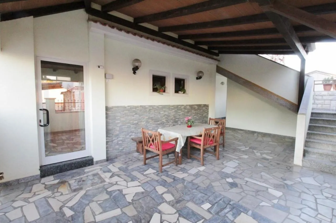 Apartments Zambratija With Sea View 게스트하우스 잠브라티야